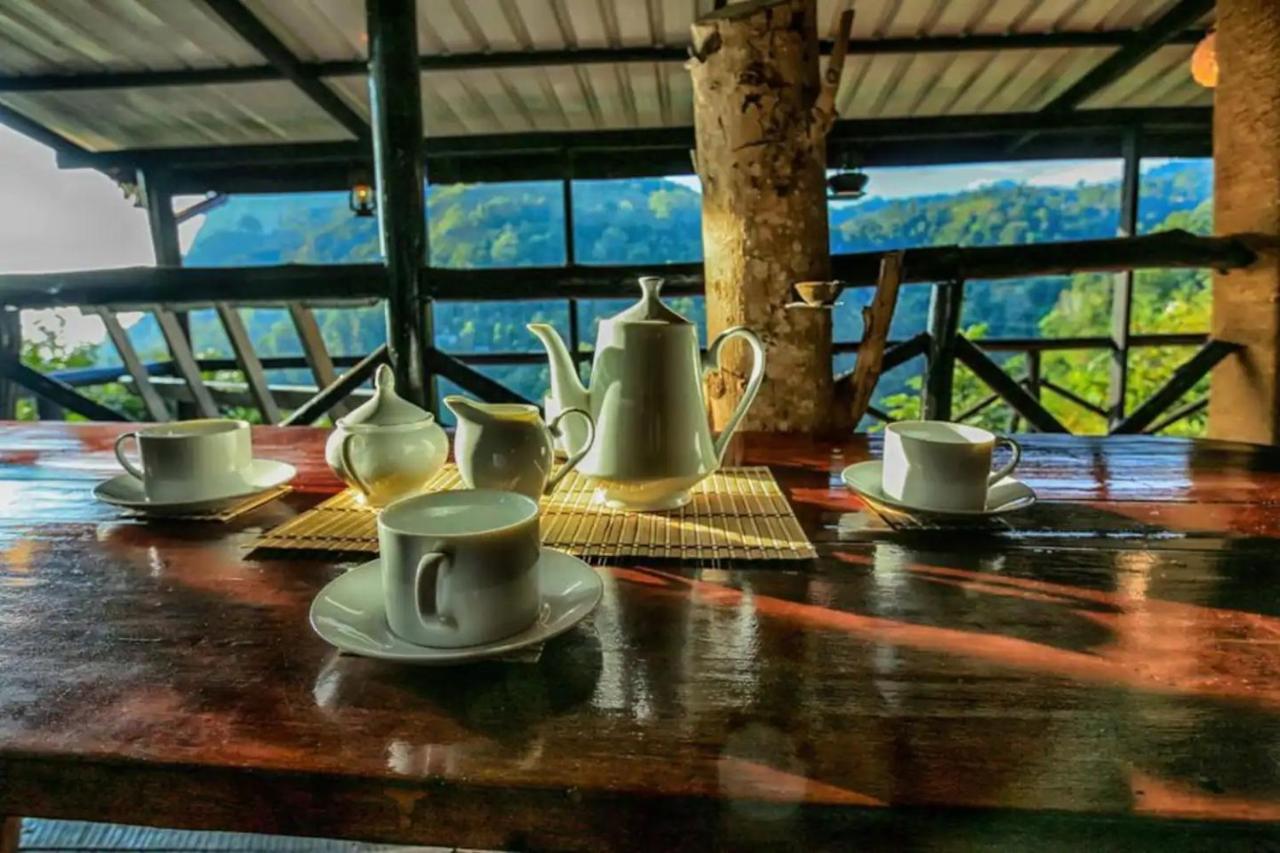 Hilltop Wood Lodge 埃拉 外观 照片