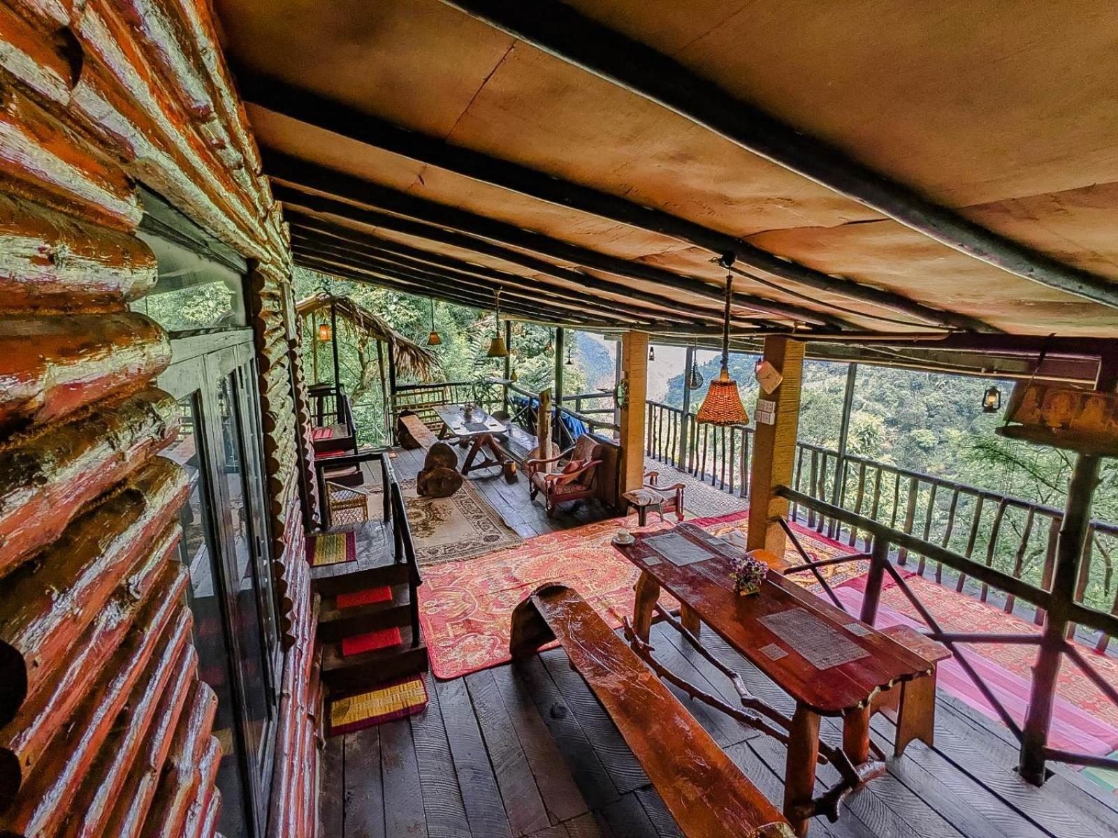 Hilltop Wood Lodge 埃拉 外观 照片