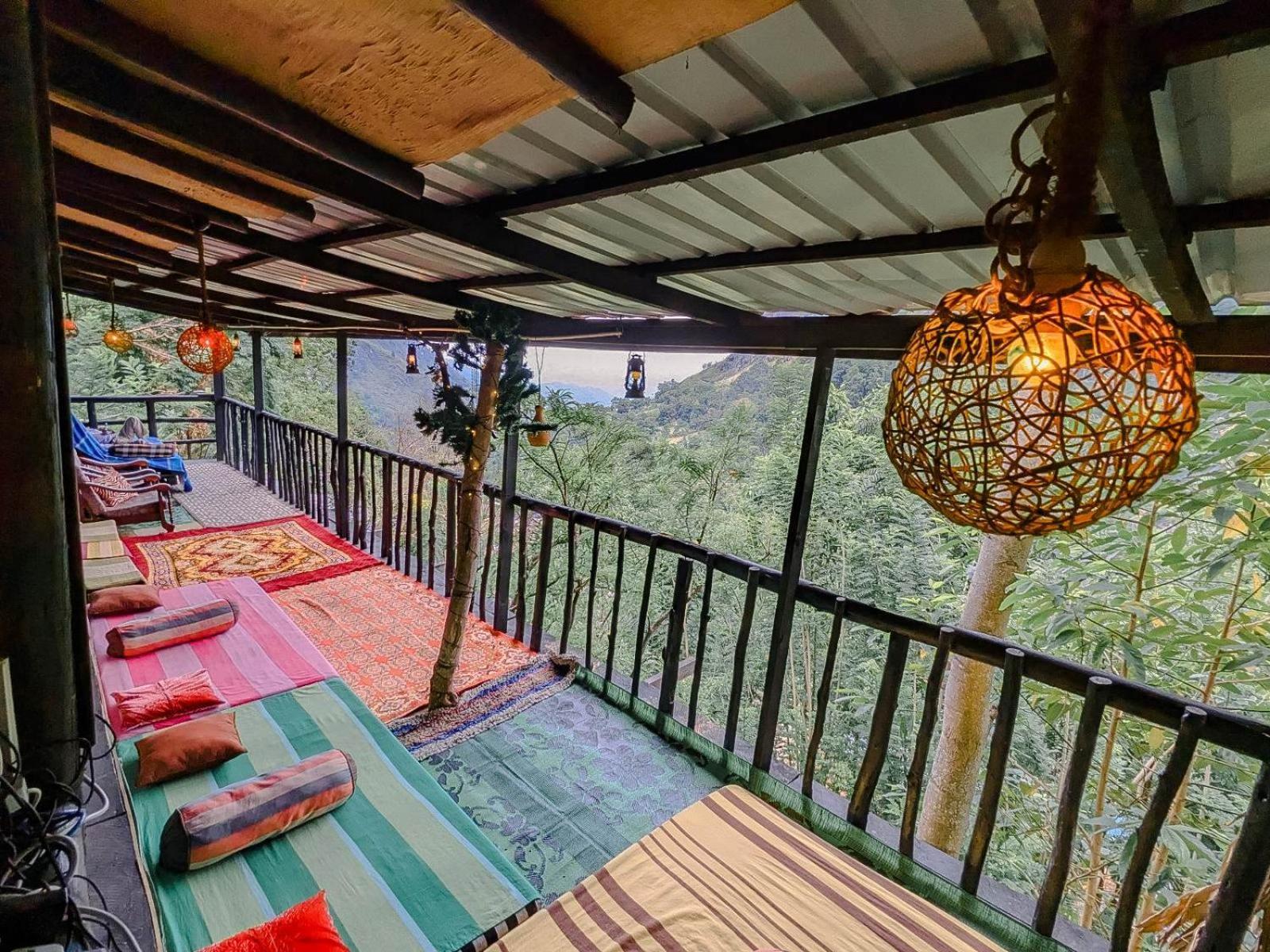 Hilltop Wood Lodge 埃拉 外观 照片